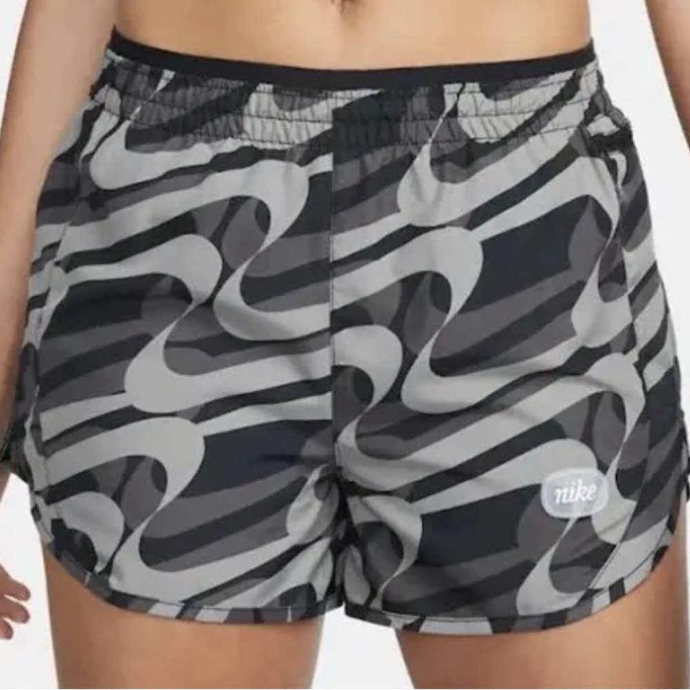 🖤🩶Nike Dri-Fit Woman’s shorts/Clash Tempo Luxe Running shorts 🩶🖤
